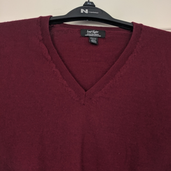 Lord and Taylor women sweater extra fine Merino - Picture 4 of 4